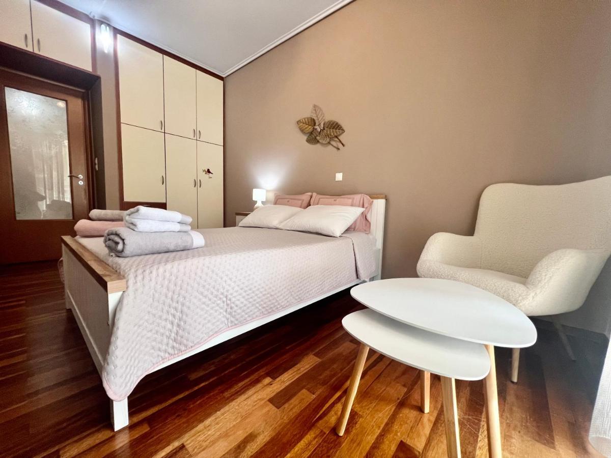 Apartament Elegant Downtown Retreat Kalamata Zewnętrze zdjęcie