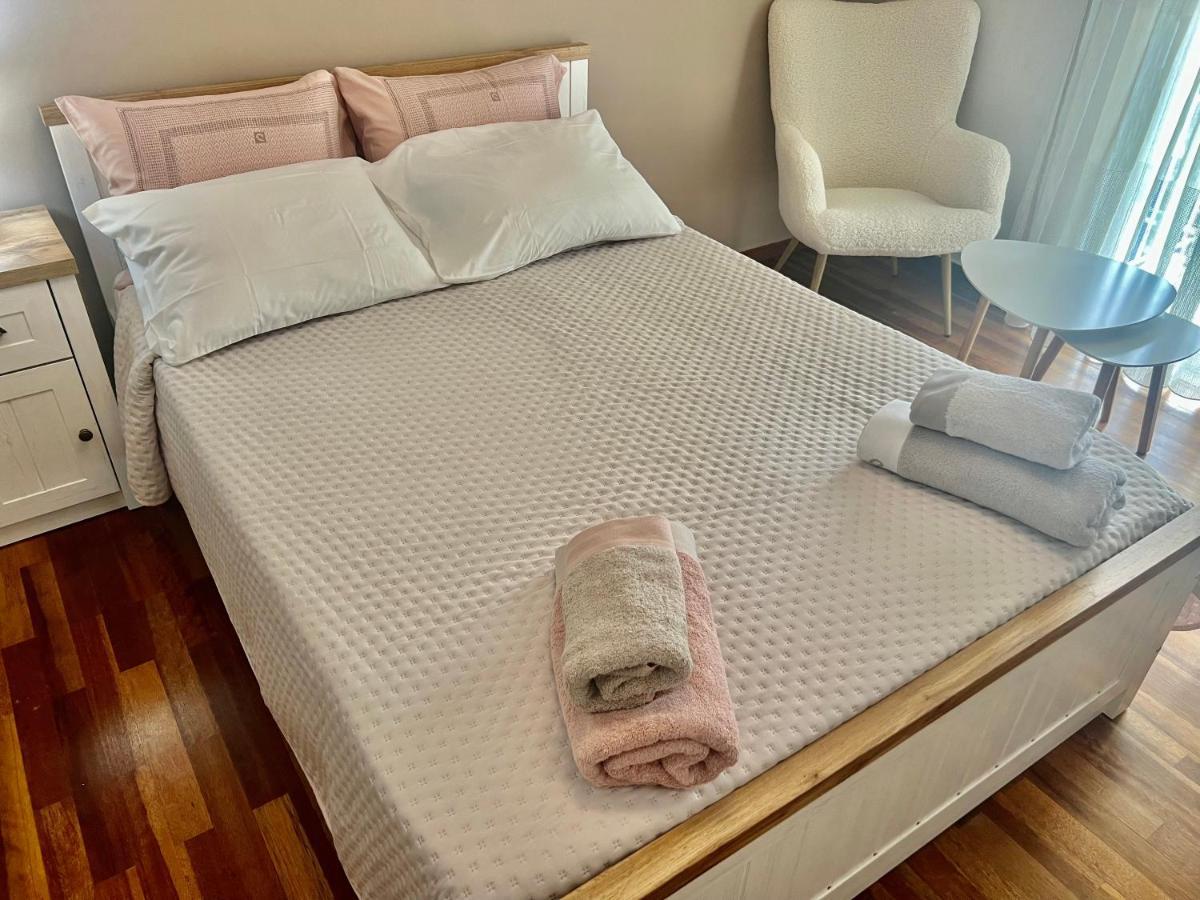 Apartament Elegant Downtown Retreat Kalamata Zewnętrze zdjęcie