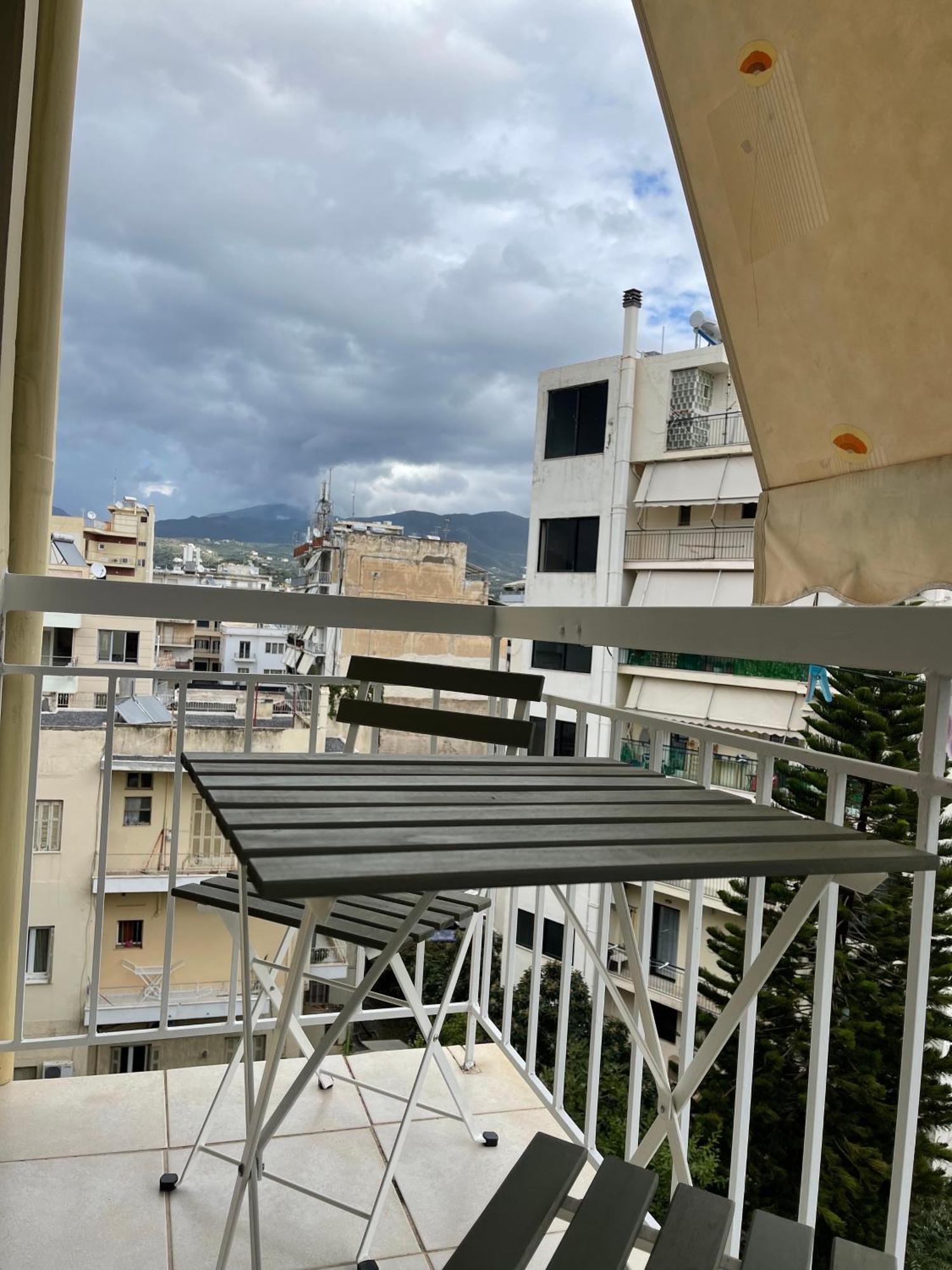 Apartament Elegant Downtown Retreat Kalamata Zewnętrze zdjęcie
