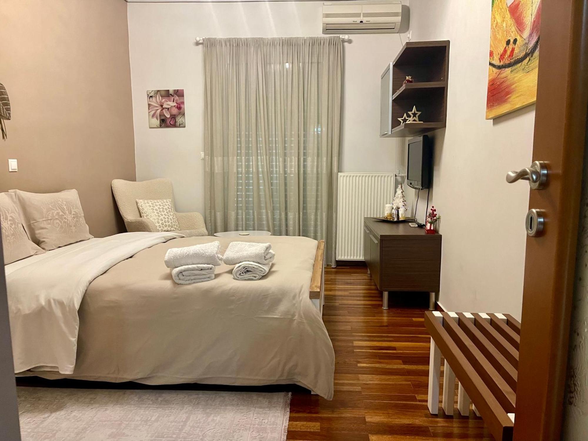 Apartament Elegant Downtown Retreat Kalamata Zewnętrze zdjęcie